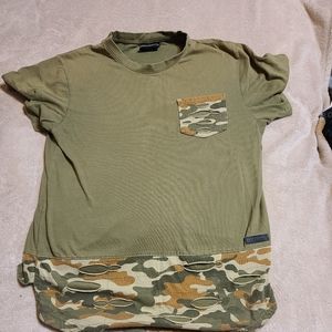WT02 CAMO SHIRT  is 25 long and 35 wide.  Has one